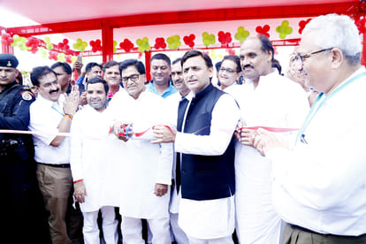 akhilesh yadav relation with amar singh