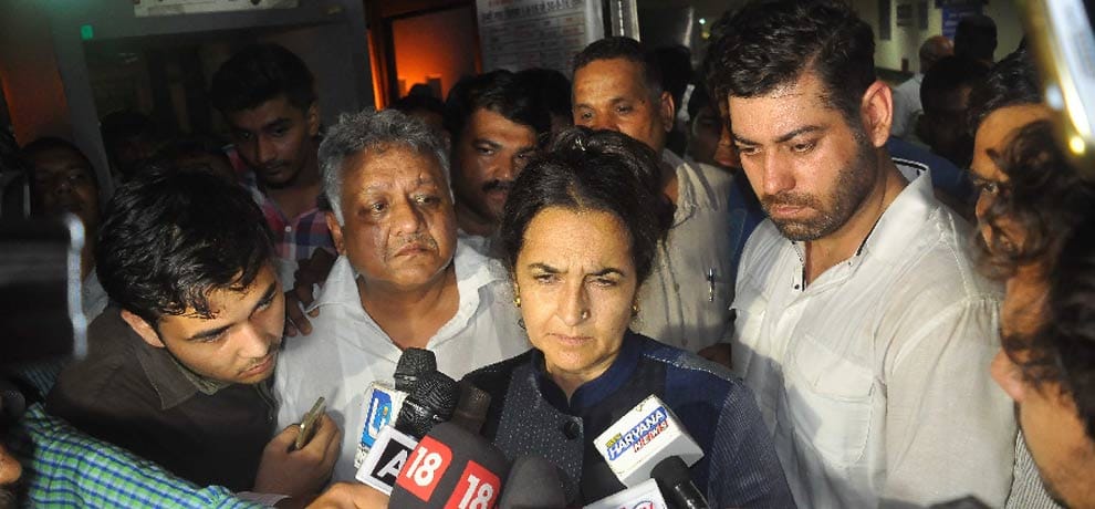 bhiwani news, kiran chaudhary, congress leader, chinease, lagguage, protest, land, companies