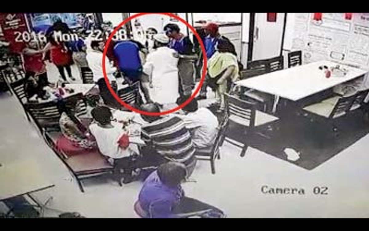 eveteaser molested a girl in pizza parlour in Mumbai