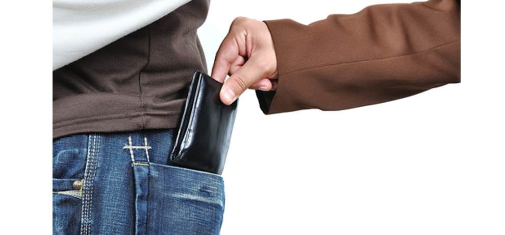 samajwadi politician robbed by thief