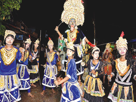  raamajee kee nikalee savaaree, raamajee kee leela hai nyaaree