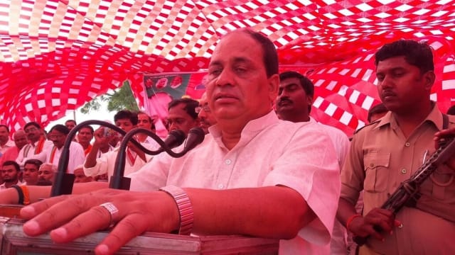 PM' chest has increased 56 to 72 inch: Raju Bhaiya