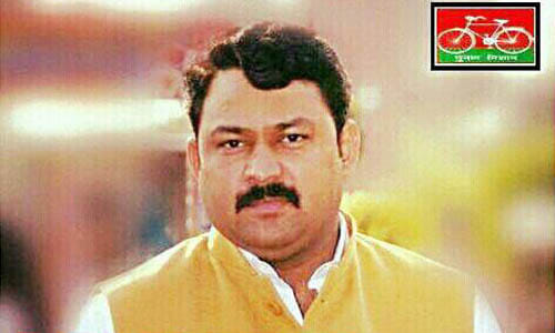 Akhilesh Yadav's close aide Sanjay expelled from SP