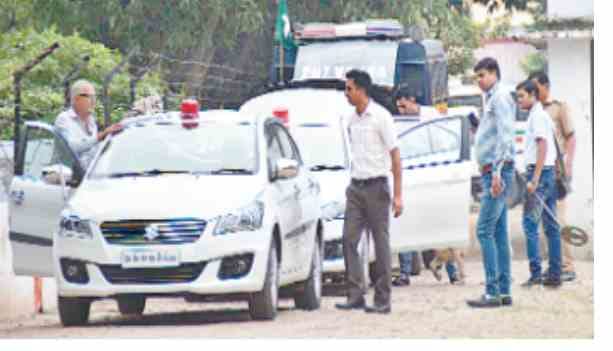 rahul,  road show 