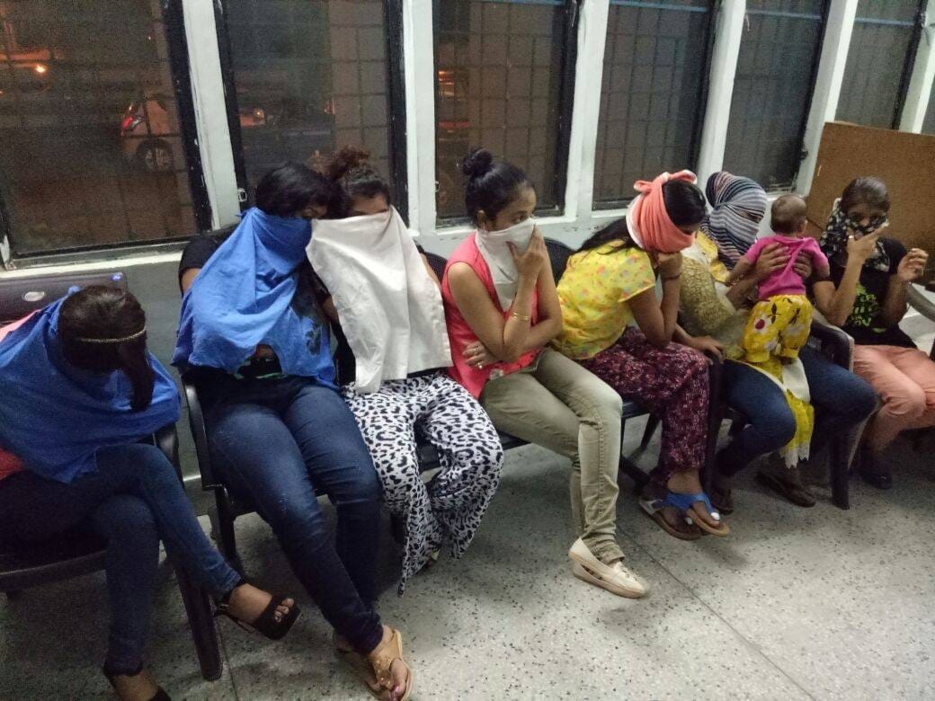 sex racket in dehradun, police arrested 10 people.