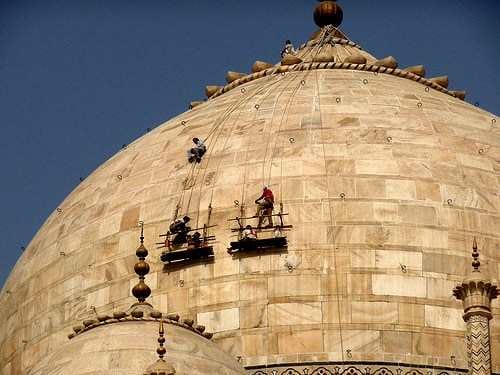 pollution Blot on the taj checke