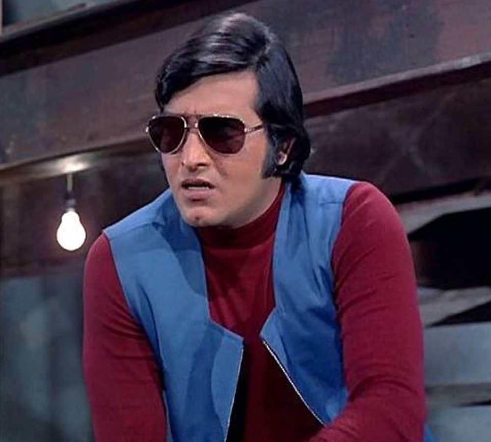 Vinod khanna and dimple kapadia kissing story when actor lost control during intimate scene