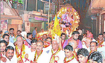 Maharaj Agrasen Jayanti celebration, procession arrived, the children honored