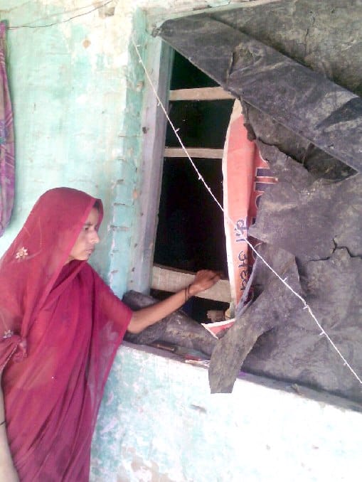 Millions looted two houses Nimganv