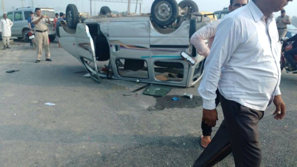 school van collides with swift car, 1 student died on the spot