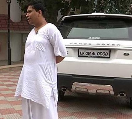 acharya balkrishna luxurious life