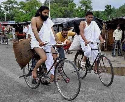 acharya balkrishna luxurious life