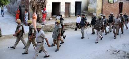Bisahdha between the defense was buzzing life, played by Muslim Friday prayers