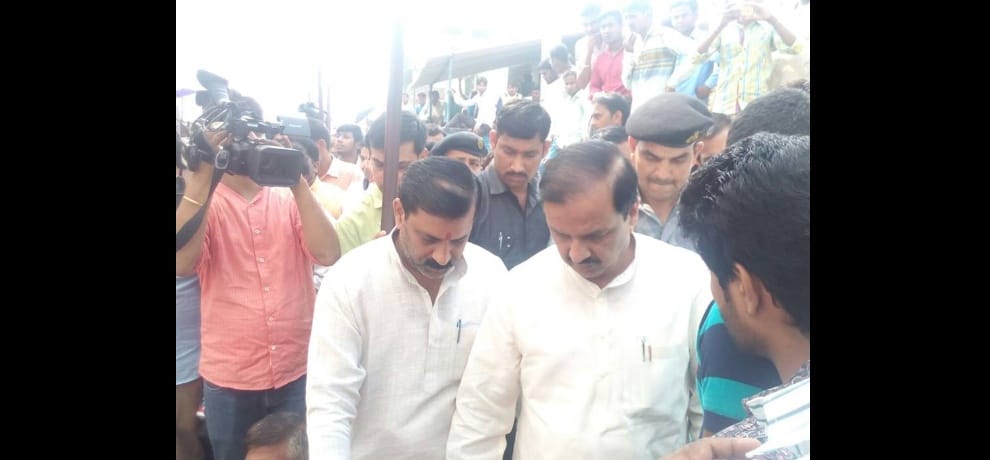 union minister reaches bisahda panchayat, dead ravi's wife hospitalized, all updates of bisahda