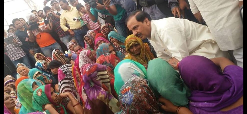 sadhvi prachi reaches bisahda says 14 other accused should be shift from up jail else they will die