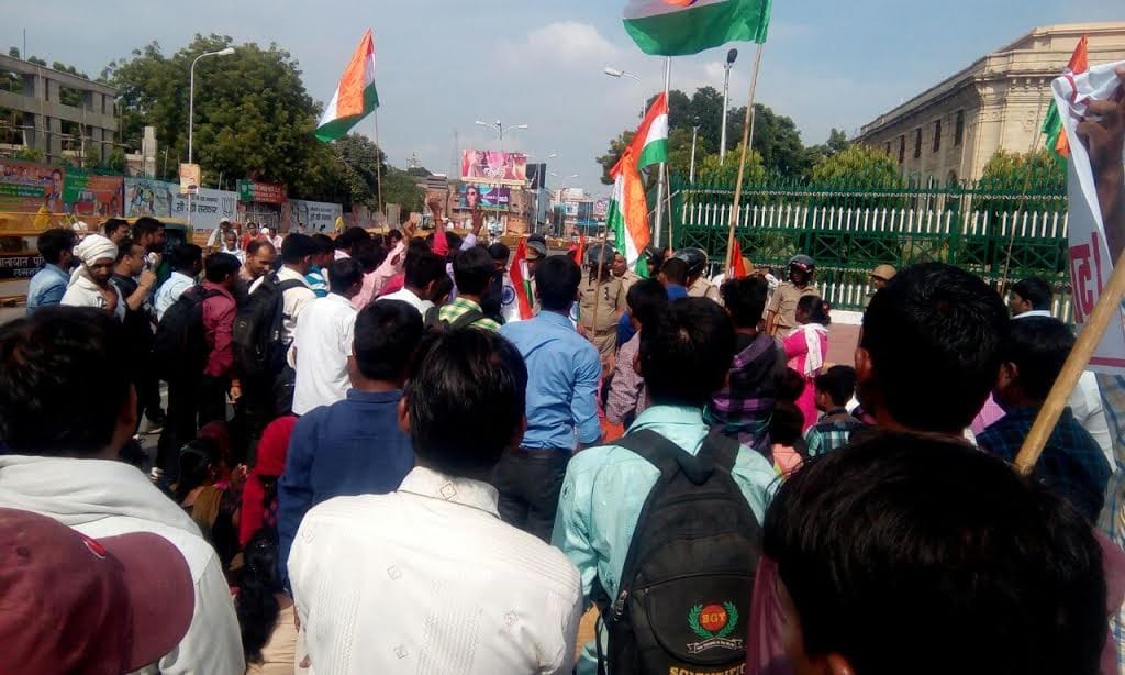  lathicharge on pharmacists in lucknow.