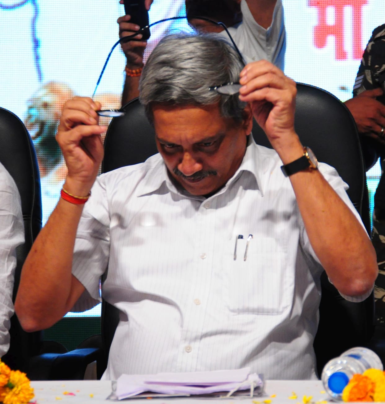 defence minister statement over kashmir and cashban