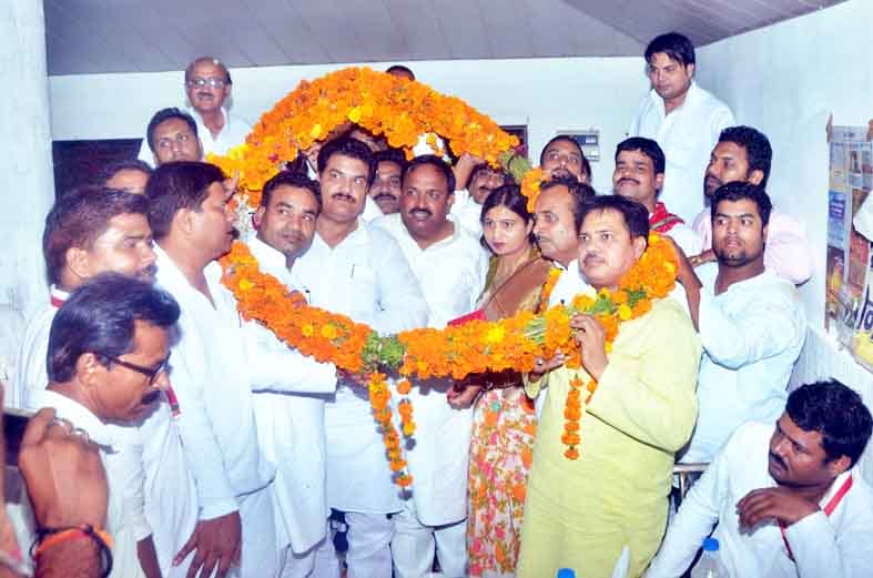 vikas karyon k kiya dava
