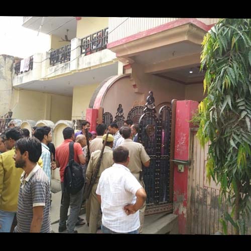 five members of family committed suicide in Merrut