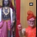 दुर्गा पांडाल में पीएम मोदी की मूर्ती 