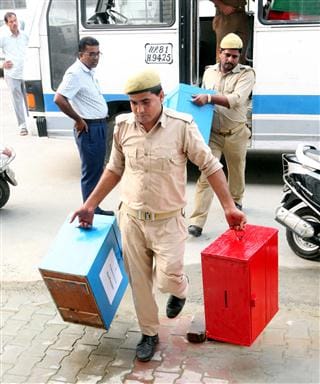 17439 AMU Students will choose their leader