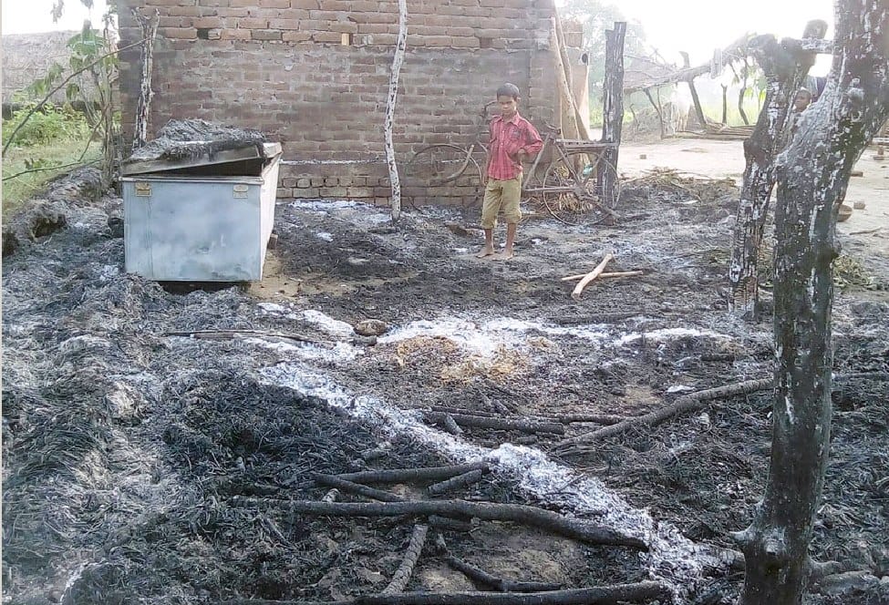 sunagadhee mein aag se chhah ghar jale