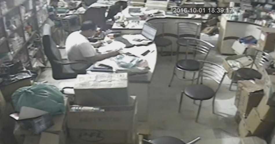 four criminals entered the medical store in taran taran punjab and after that