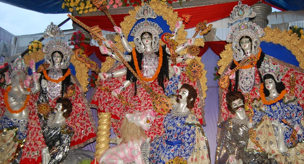 Tails were opened for the devotees of Goddess Durga