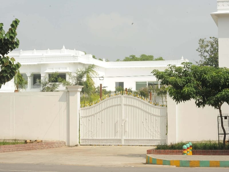 Chief minister akhilesh yadav shifted to his new home.