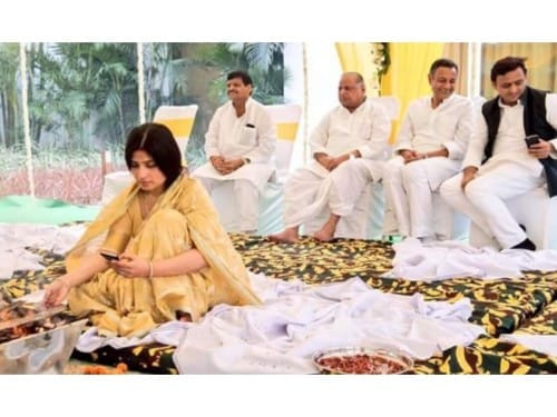Chief minister akhilesh yadav shifted to his new home.