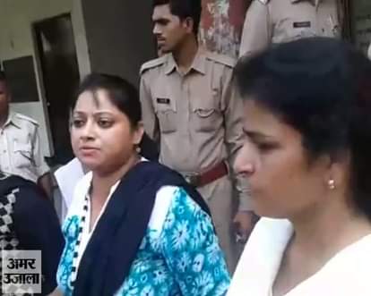 protest by aaganwadi workers