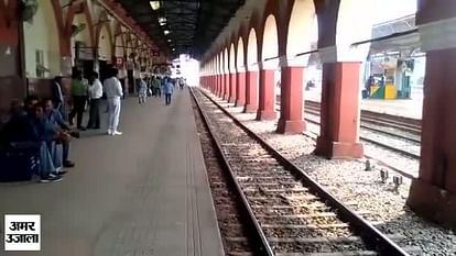 9 घंटे अलीगढ़ में नहीं चली ट्रेन