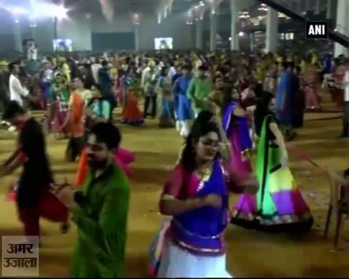 सूरत में मुसलमानों का गरबा