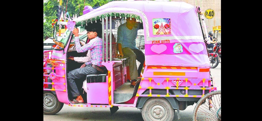 women avoid pink auto in noida because they fear of iron gate in auto