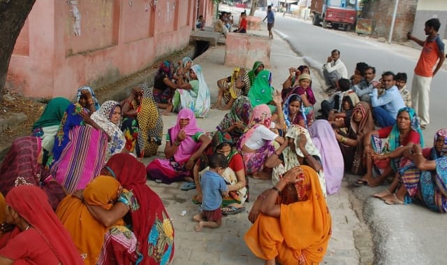Placing the body in front of the police station and sought justice 
