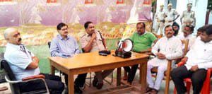 Celebrate the festival with mutual understanding,