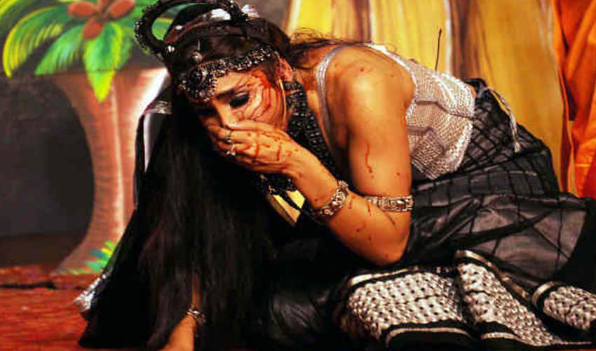 sofia hayat shows her boldness in ramleela