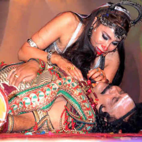 sofia hayat shows her boldness in ramleela