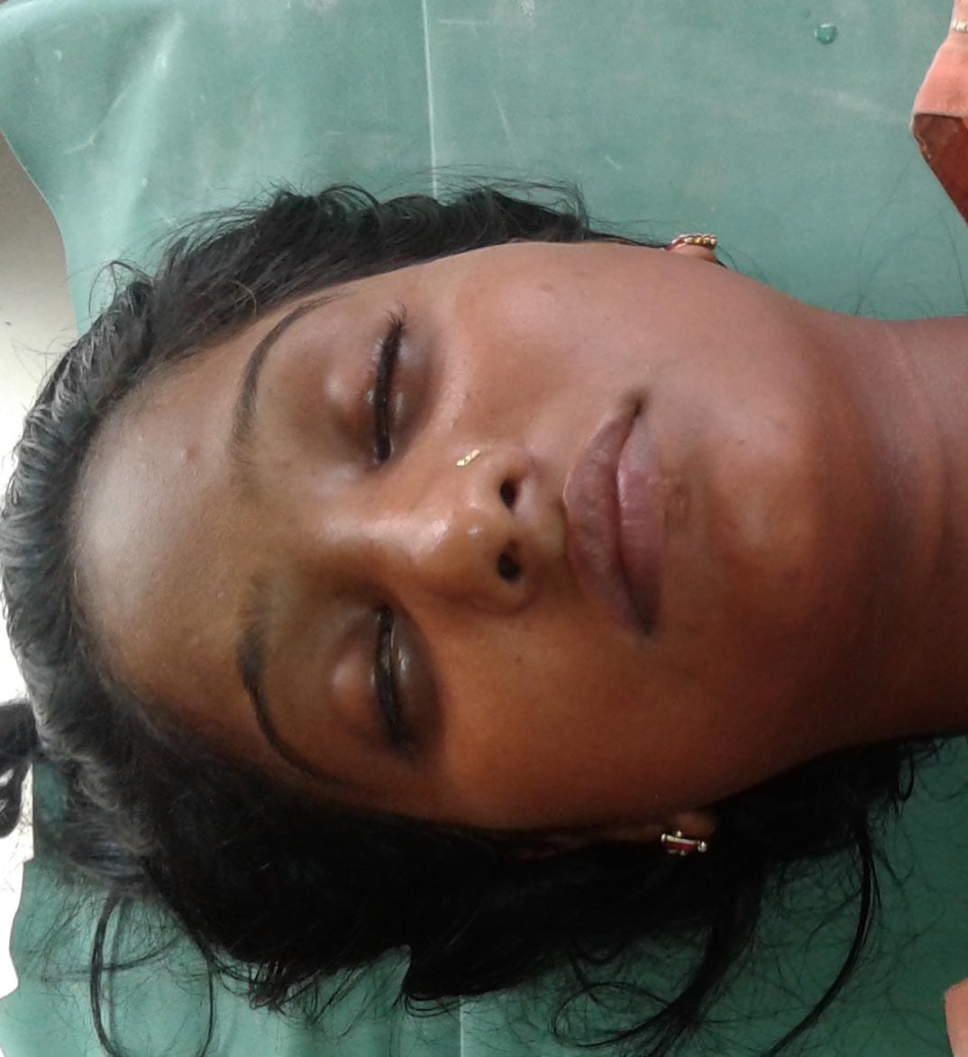Schoolgirl burnt down in the current tap