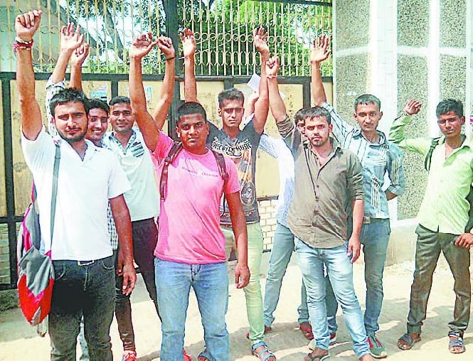 students protests against China