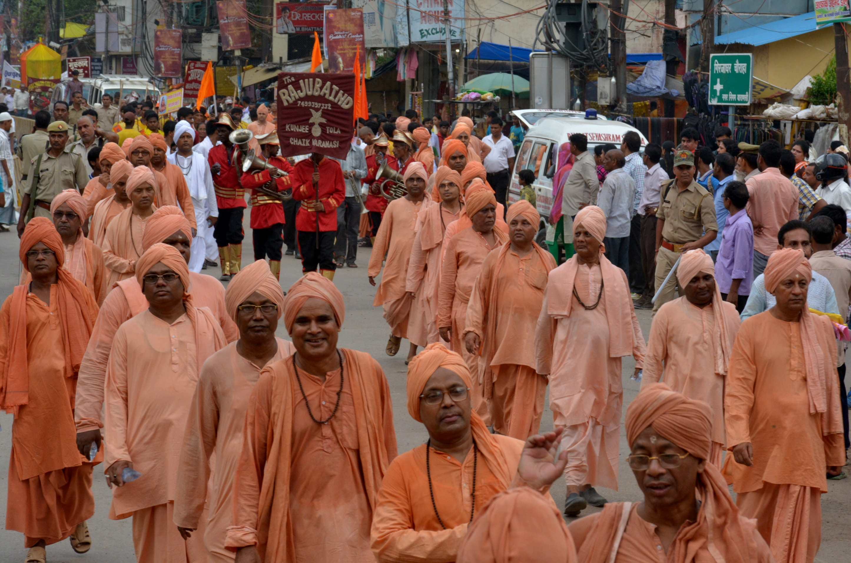 Nirmohi-Aavahana Akhara warns of sending army of Nagas, Akhada united against Palghar massacre