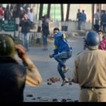 कश्मीर घाटी में हिंसक प्रदर्शन
