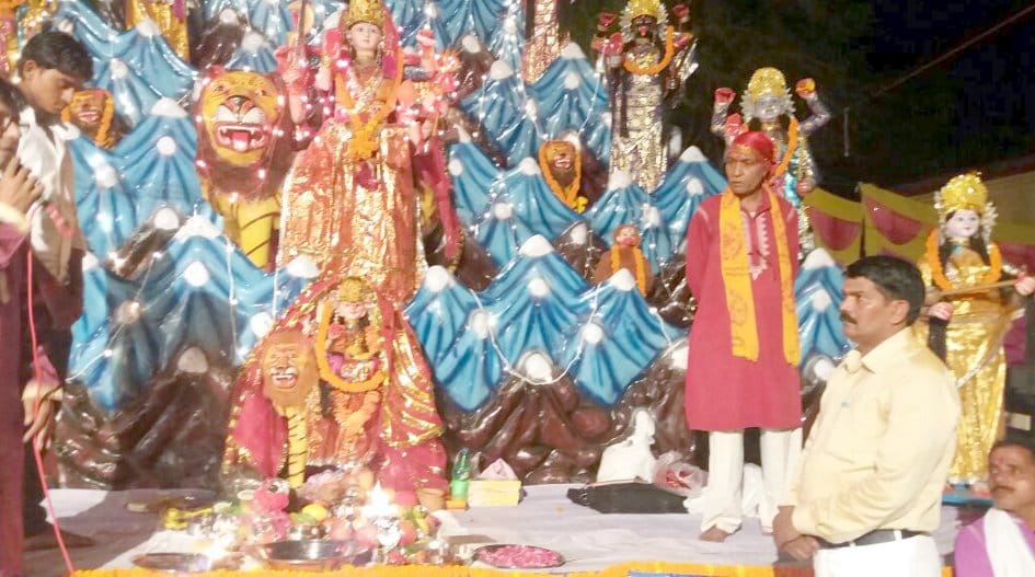Devotees throng the temples, Gunje Jaykare