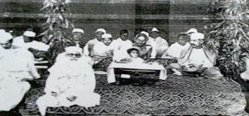 Mahatma Gandhi's ashram's Muslim head dead; chooses cremation