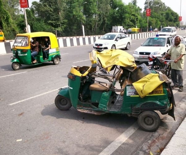  accident on lohia path in Lucknow.