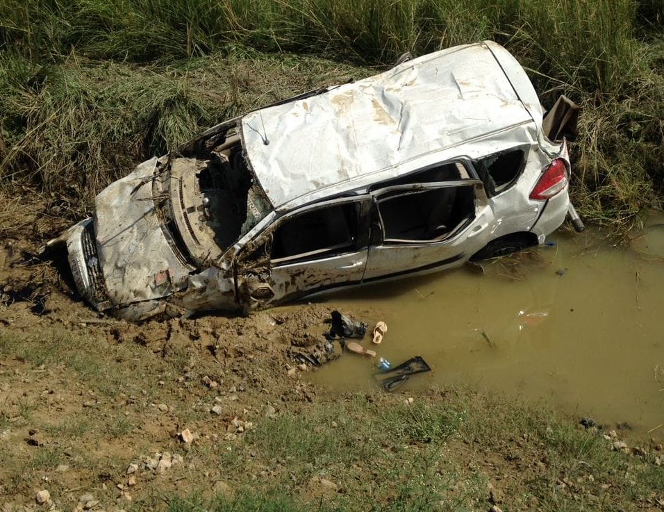 Uncontrollable vehicle fell into the ditch, six injured