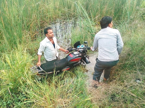 The young man dropped the bike, including tap, death