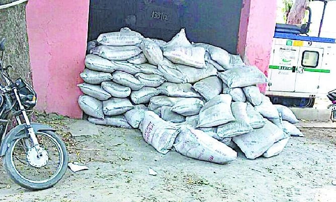 Cement caught looting raids