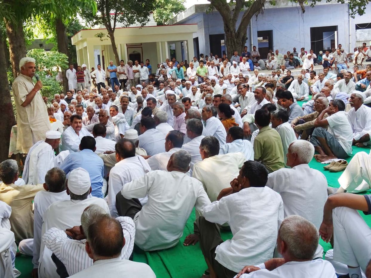 Police broke 11 villagers