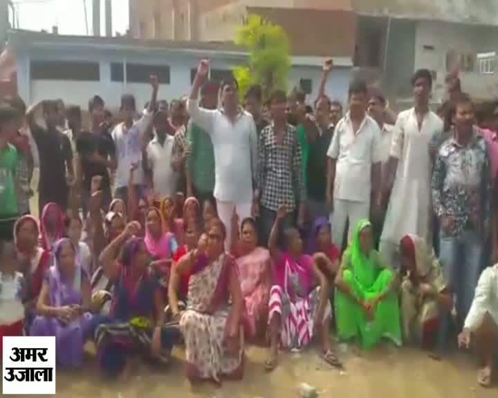 ब्रेड फैक्ट्री में हंगामा